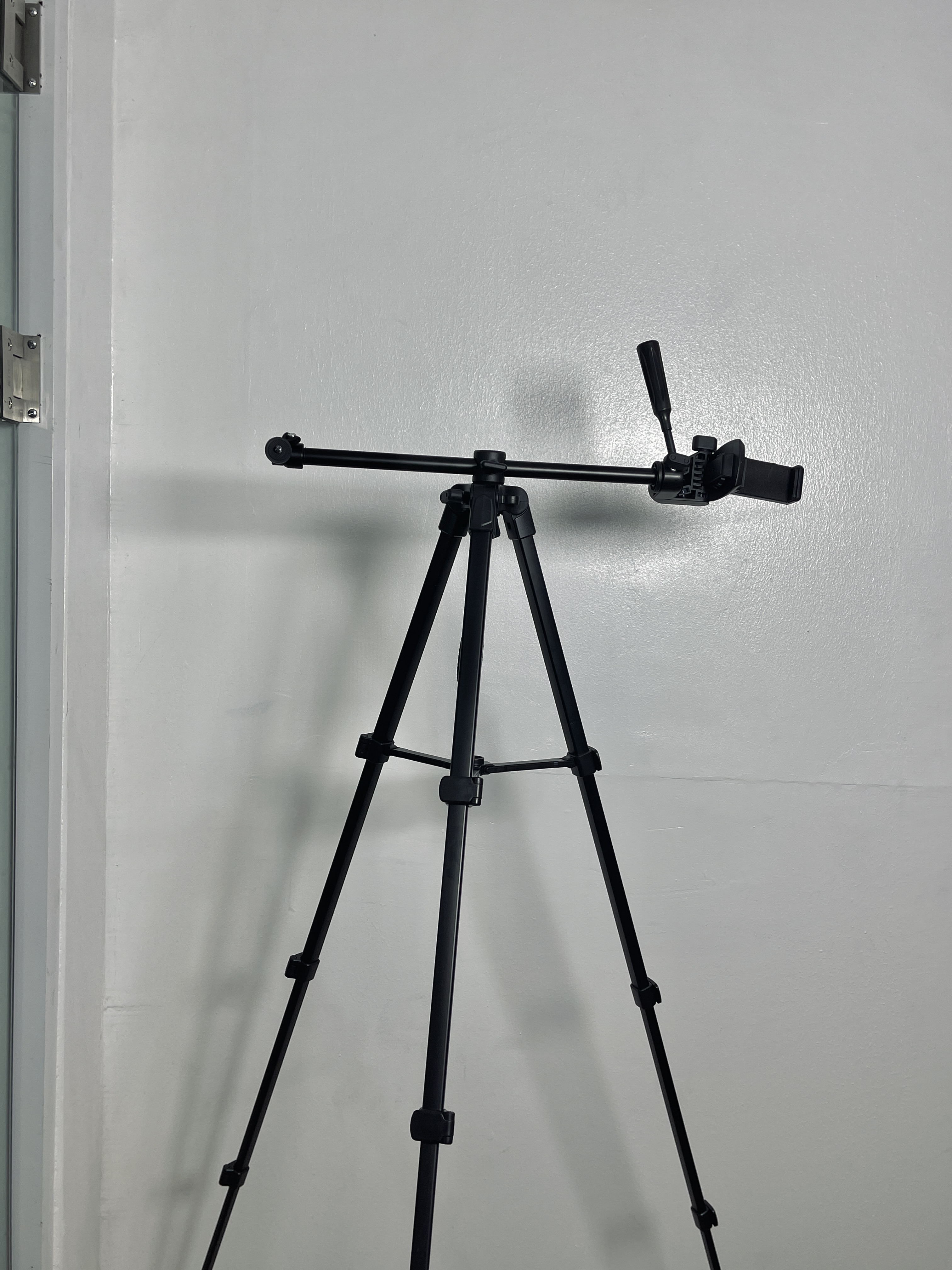 STILL THUGGIN IT varsity Jacket - white